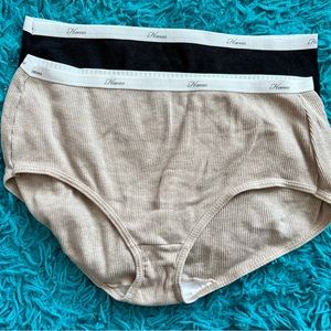 2 Pair Hanes Women’s Underpants BNWOT